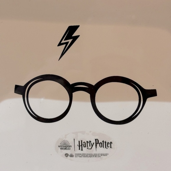 Harry Potter Wizarding World Casserole Baking Dish by Rae Dunn Pottery - Picture 4 of 9